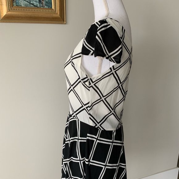 Lightweight flare skirt dress - Picture 4 of 8